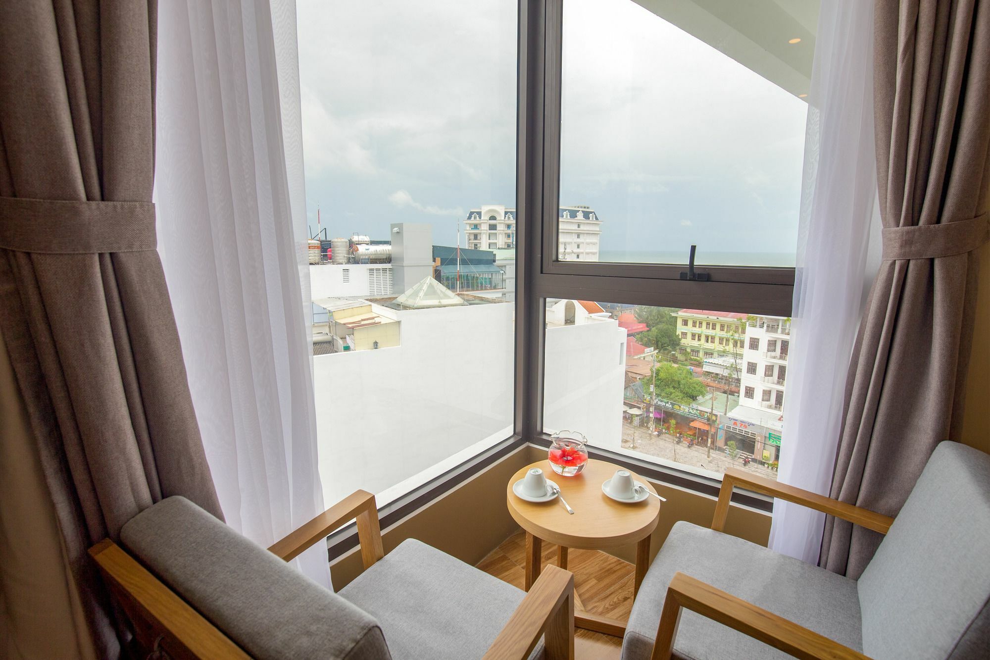 Gaia Hotel Дуонг-Донг Экстерьер фото