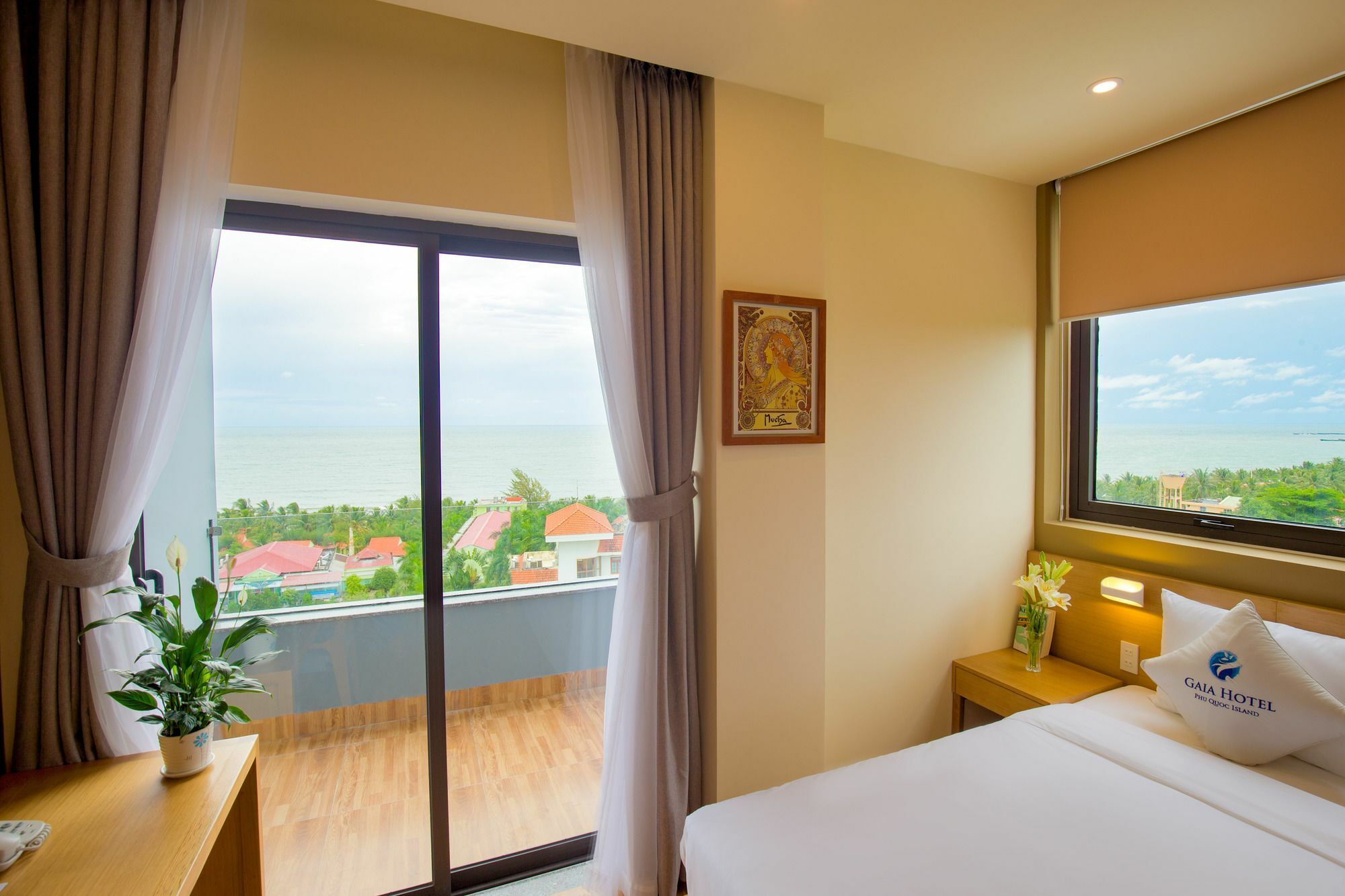 Gaia Hotel Дуонг-Донг Экстерьер фото