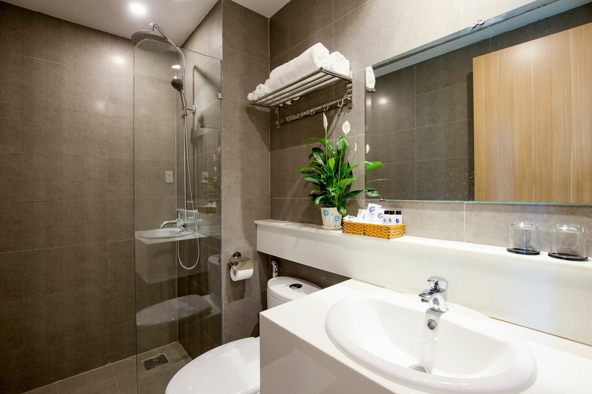Gaia Hotel Дуонг-Донг Экстерьер фото
